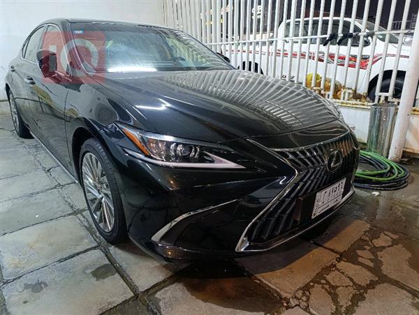 Lexus for sale in Iraq